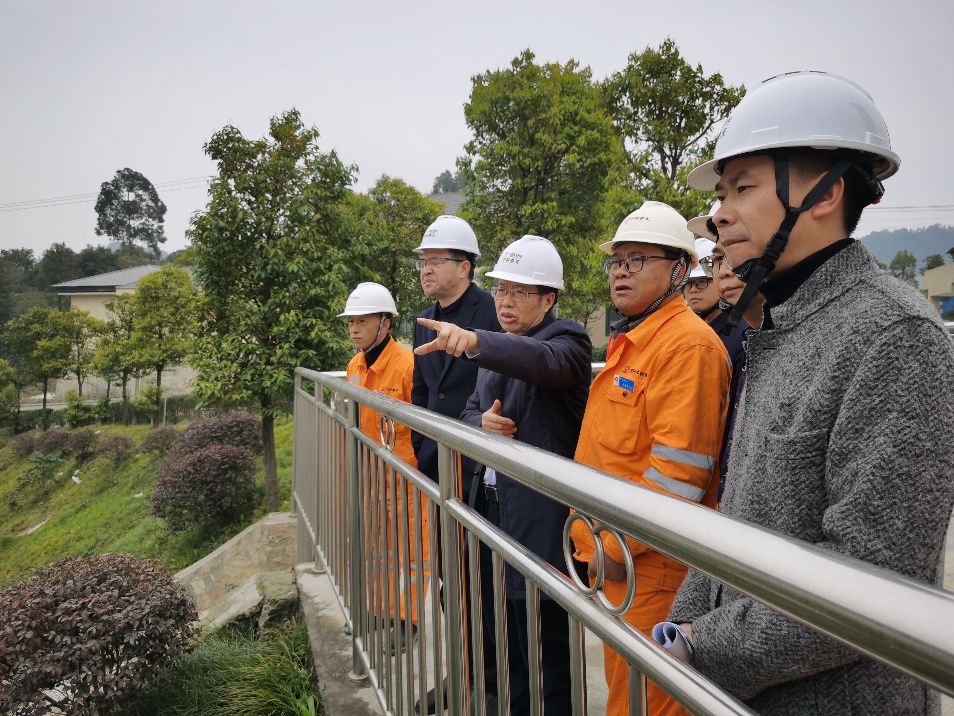重庆市永川区副区长宋朝均一行到中材参天调研